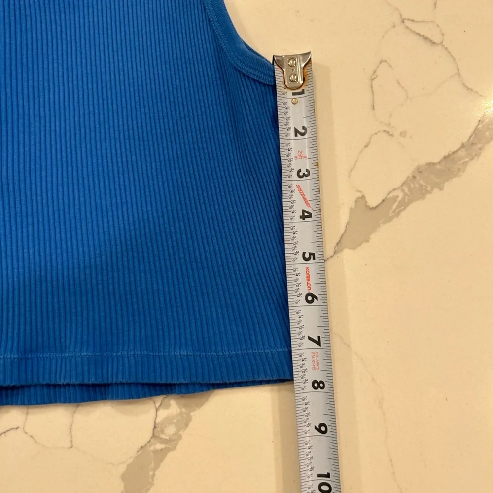 Women’s Uniqlo crop Henley tank size xl - Picture 7 of 7